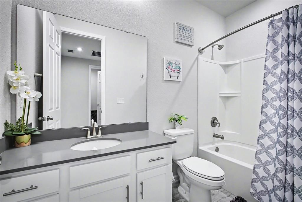 For Rent: $3,200 (3 beds, 2 baths, 1589 Square Feet)