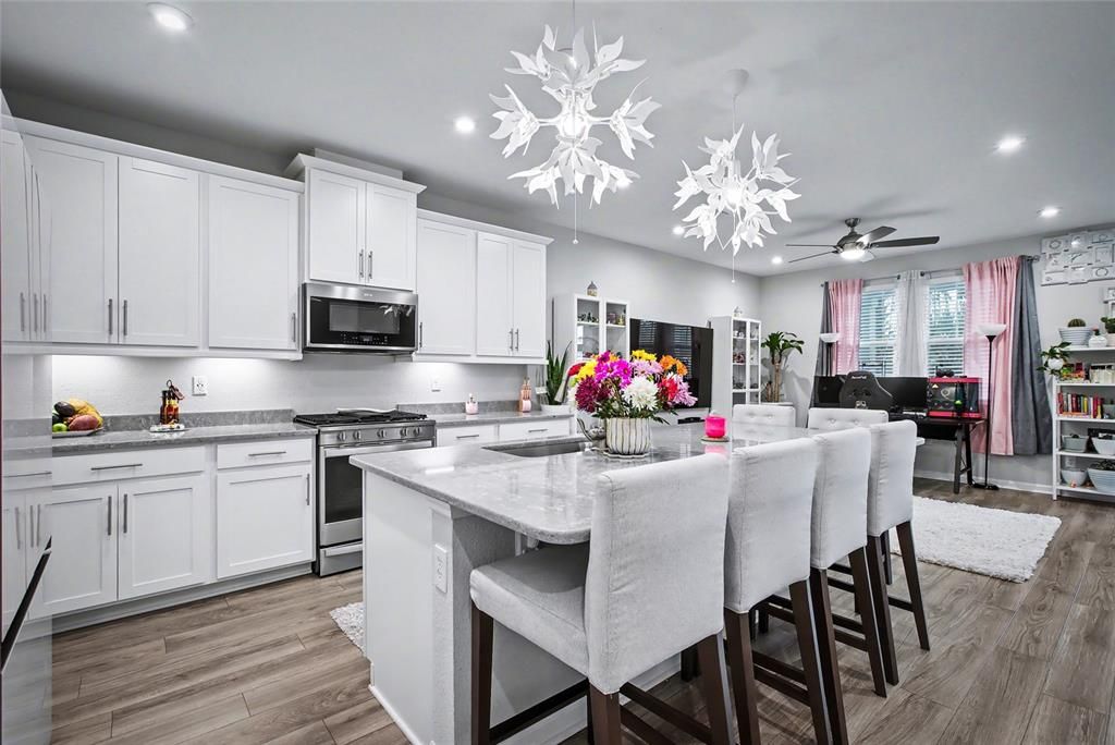 For Rent: $3,200 (3 beds, 2 baths, 1589 Square Feet)