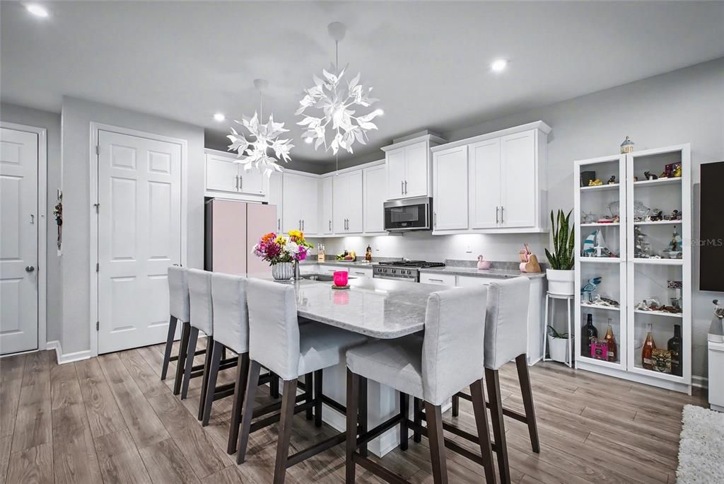 For Rent: $3,200 (3 beds, 2 baths, 1589 Square Feet)