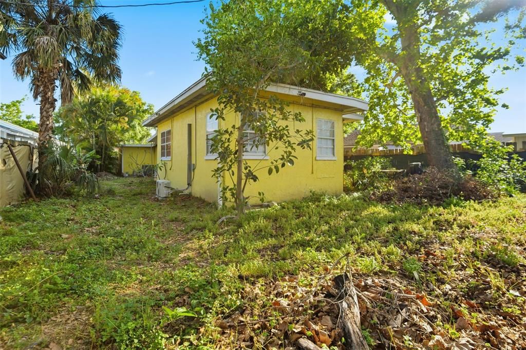 Под контрактом: $279,900 (5 спален, 2 ванн, 1823 Квадратных фут)