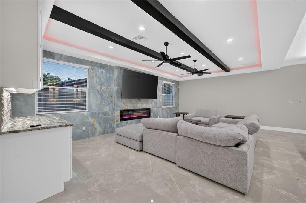 For Sale: $649,900 (3 beds, 3 baths, 2386 Square Feet)