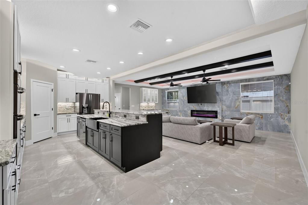 For Sale: $649,900 (3 beds, 3 baths, 2386 Square Feet)