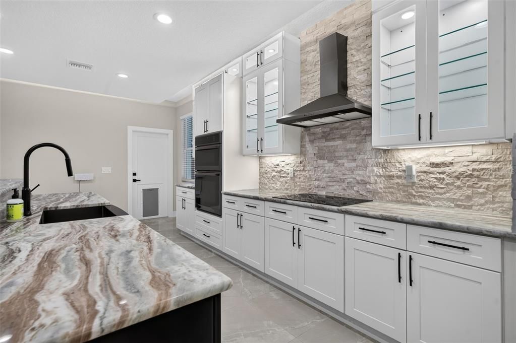 For Sale: $649,900 (3 beds, 3 baths, 2386 Square Feet)