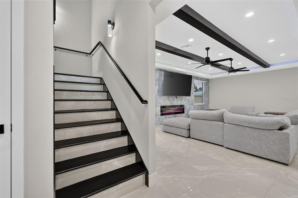 For Sale: $649,900 (3 beds, 3 baths, 2386 Square Feet)