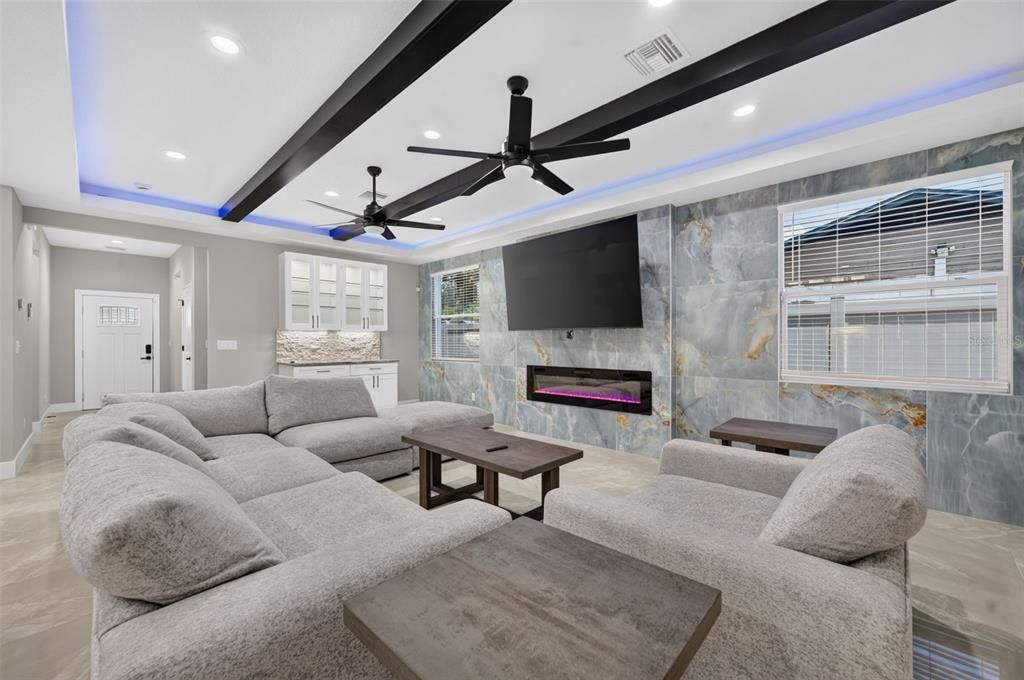 For Sale: $649,900 (3 beds, 3 baths, 2386 Square Feet)