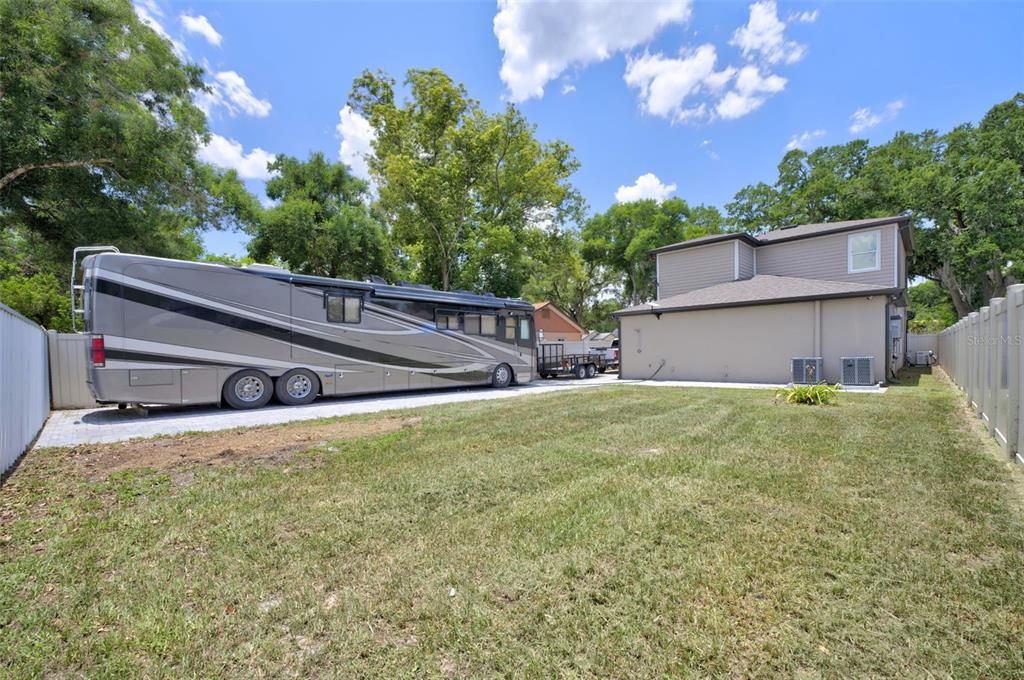 For Sale: $649,900 (3 beds, 3 baths, 2386 Square Feet)