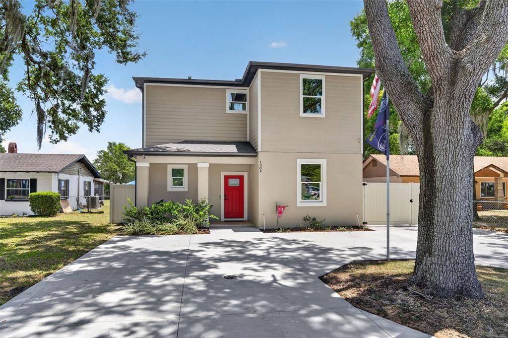 For Sale: $649,900 (3 beds, 3 baths, 2386 Square Feet)