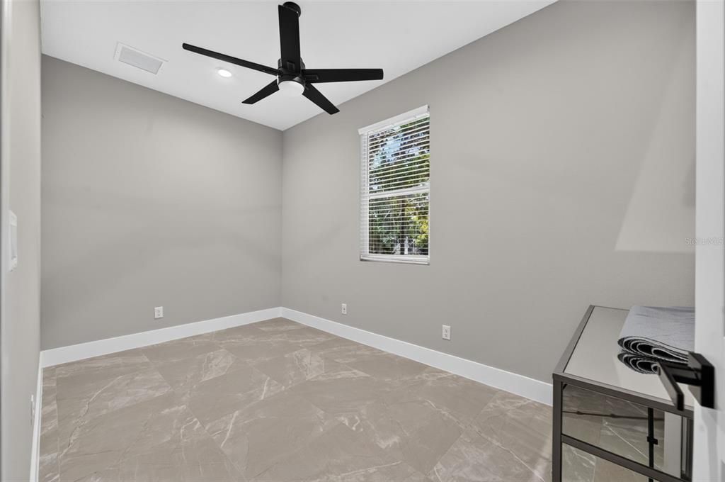 For Sale: $649,900 (3 beds, 3 baths, 2386 Square Feet)