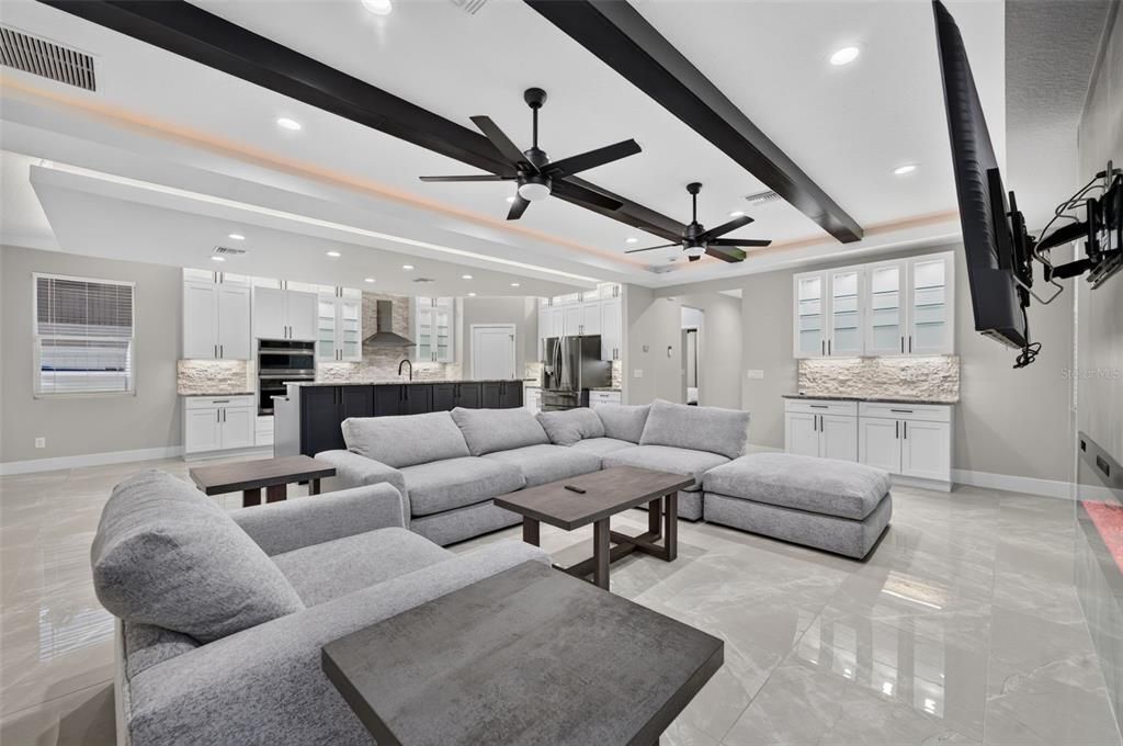 For Sale: $649,900 (3 beds, 3 baths, 2386 Square Feet)