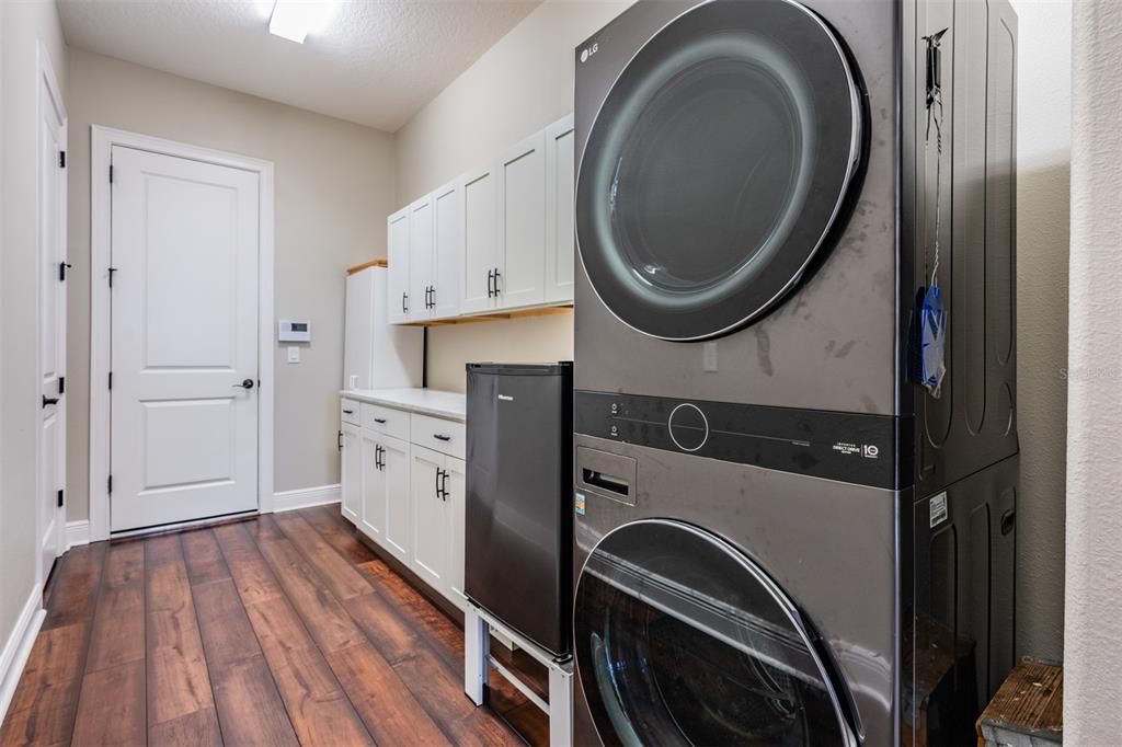 For Sale: $1,195,000 (4 beds, 3 baths, 3613 Square Feet)