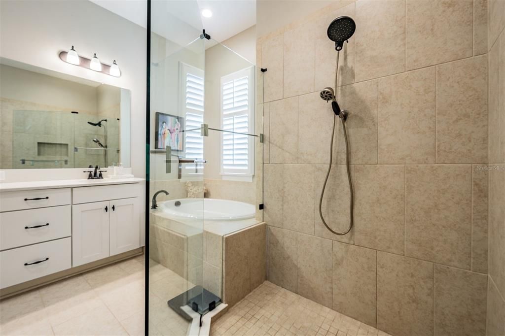 For Sale: $1,195,000 (4 beds, 3 baths, 3613 Square Feet)
