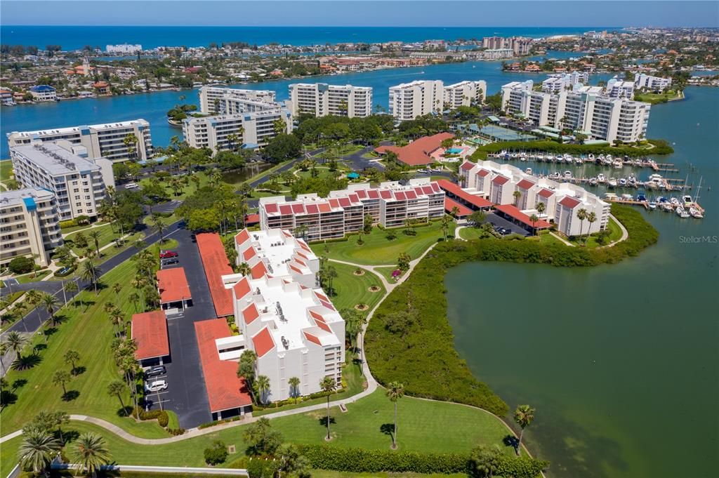 En Venta: $649,000 (3 camas, 2 baños, 1300 Pies cuadrados)
