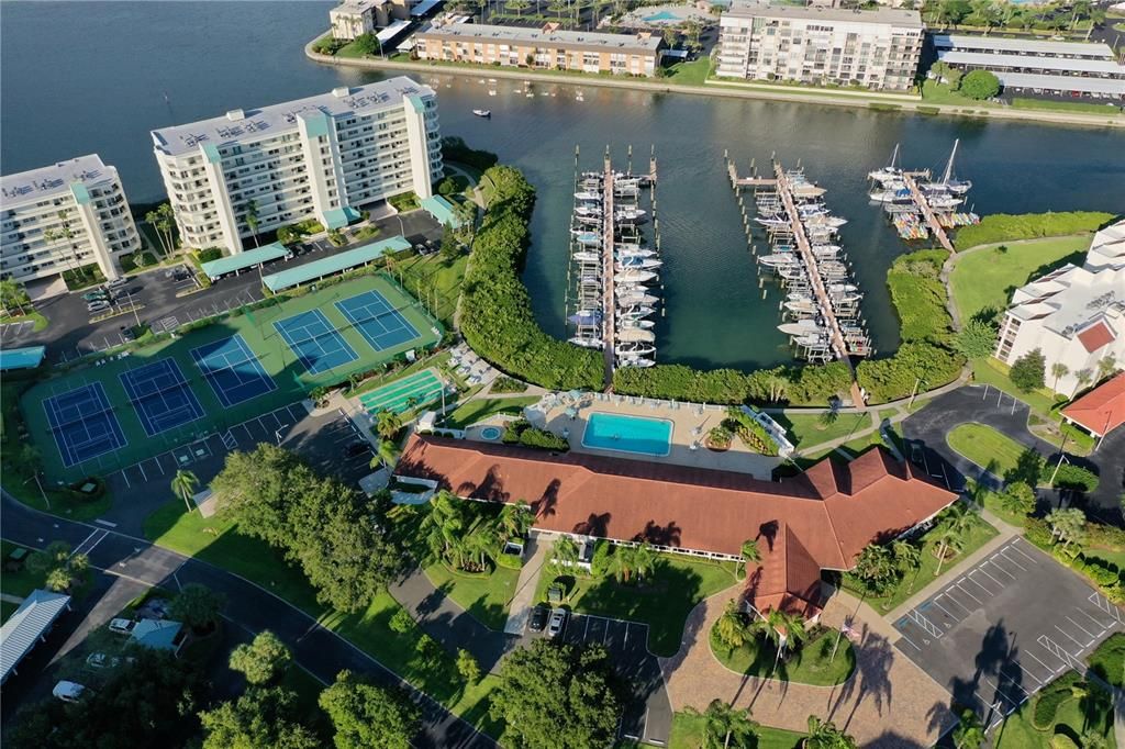 En Venta: $649,000 (3 camas, 2 baños, 1300 Pies cuadrados)