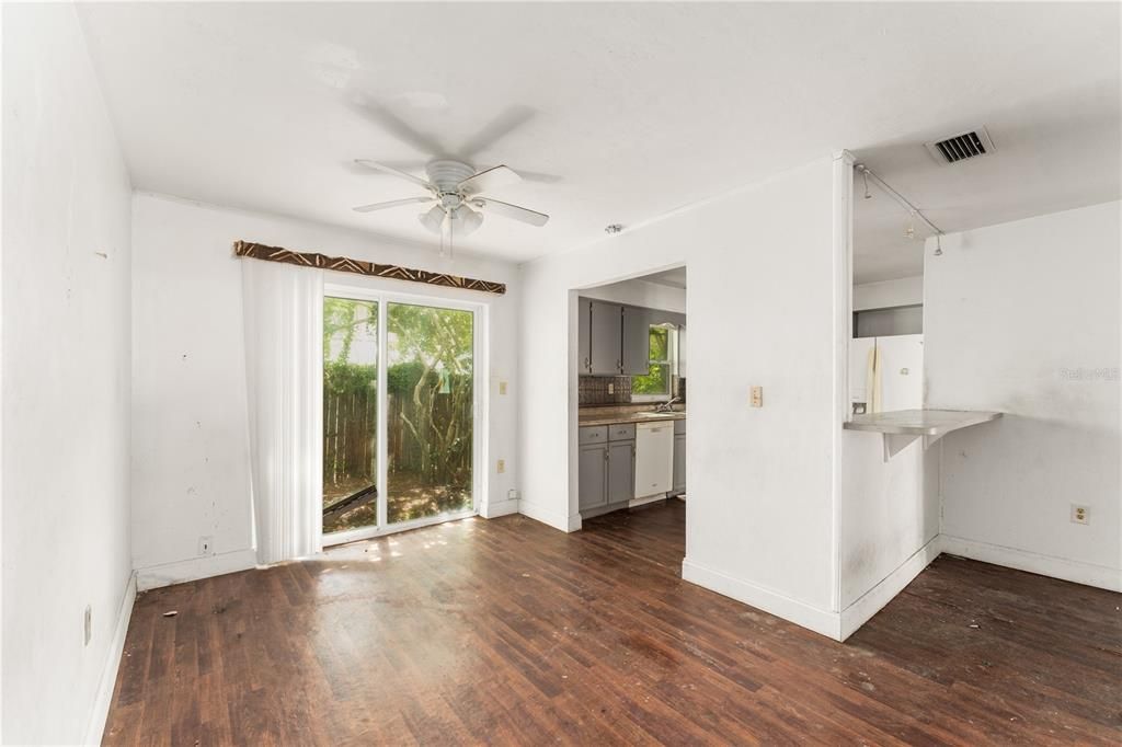 En Venta: $159,950 (4 camas, 2 baños, 2459 Pies cuadrados)