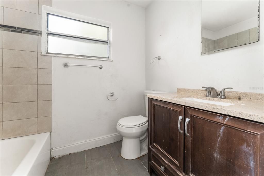 En Venta: $159,950 (4 camas, 2 baños, 2459 Pies cuadrados)