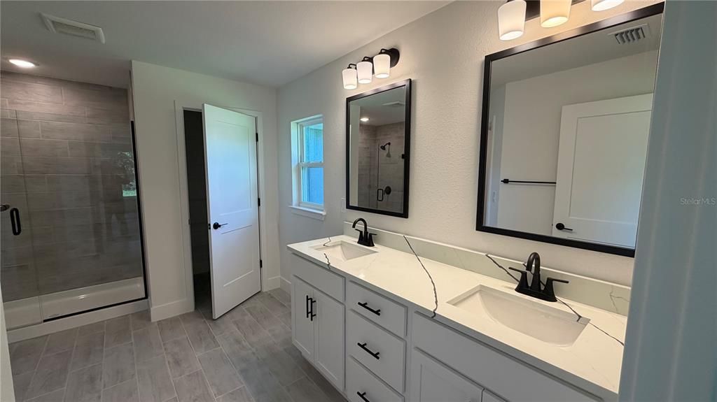 Active With Contract: $393,300 (3 beds, 3 baths, 2117 Square Feet)