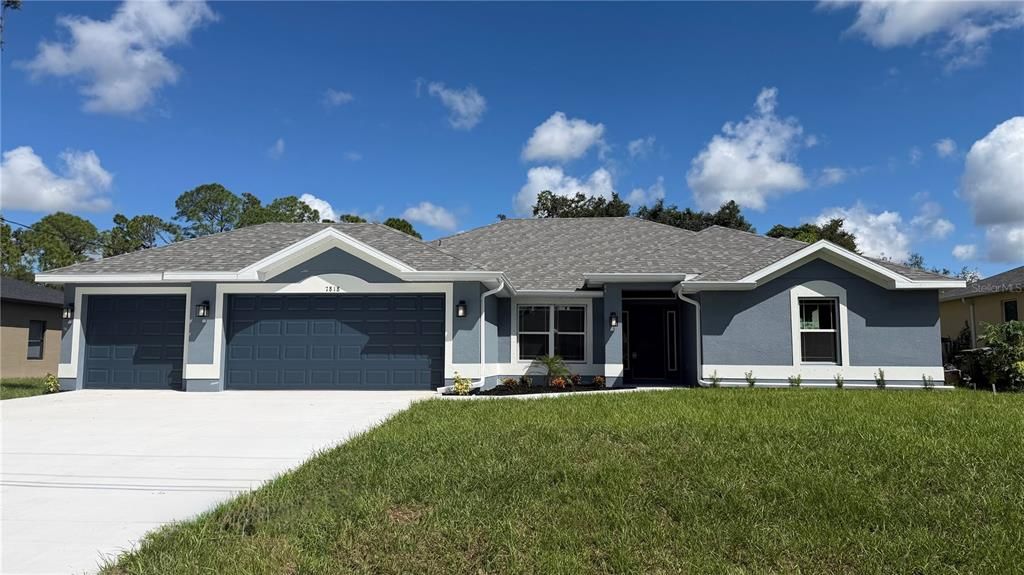 Active With Contract: $393,300 (3 beds, 3 baths, 2117 Square Feet)