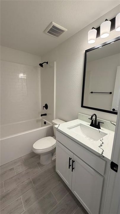 Active With Contract: $393,300 (3 beds, 3 baths, 2117 Square Feet)