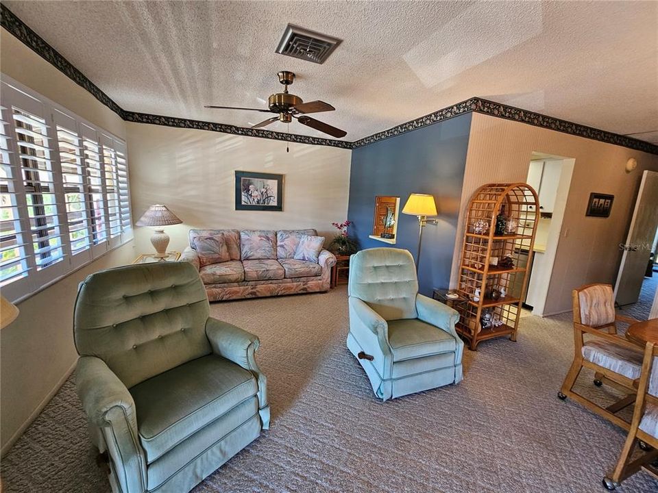 For Rent: $2,850 (1 beds, 1 baths, 647 Square Feet)