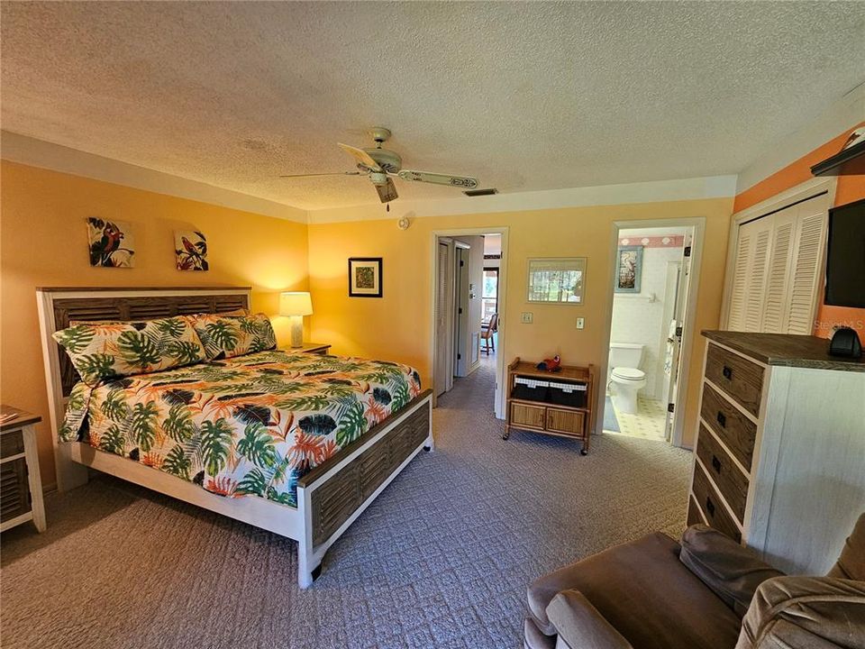 For Rent: $2,850 (1 beds, 1 baths, 647 Square Feet)