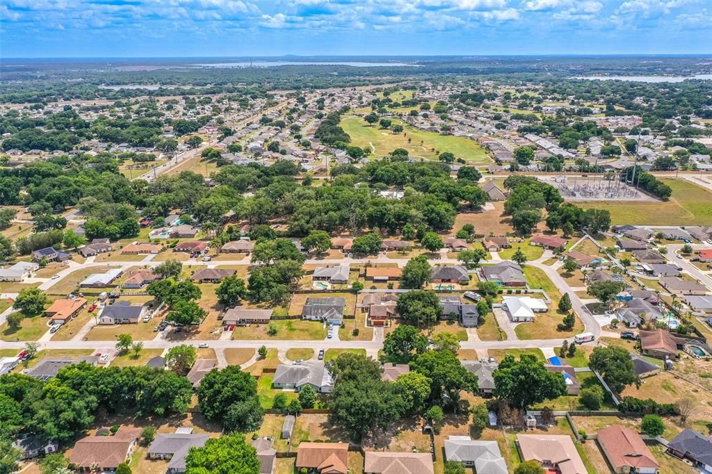 Activo con contrato: $359,000 (3 camas, 2 baños, 1881 Pies cuadrados)