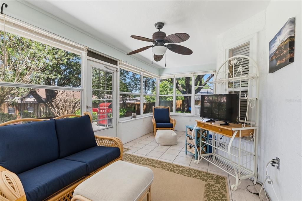 Activo con contrato: $359,000 (3 camas, 2 baños, 1881 Pies cuadrados)