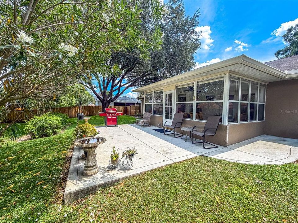 Activo con contrato: $359,000 (3 camas, 2 baños, 1881 Pies cuadrados)