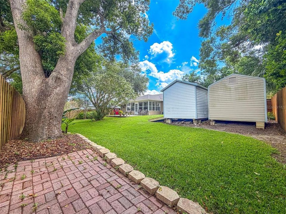 Activo con contrato: $359,000 (3 camas, 2 baños, 1881 Pies cuadrados)