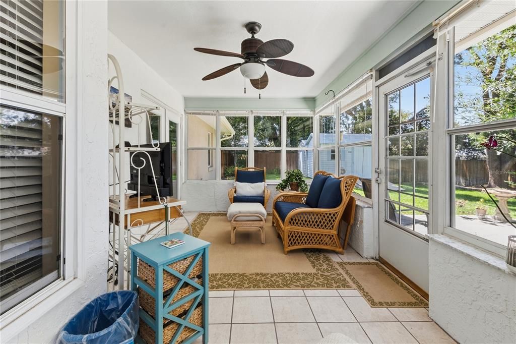Activo con contrato: $359,000 (3 camas, 2 baños, 1881 Pies cuadrados)