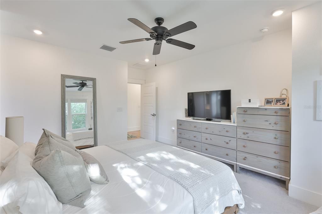 Active With Contract: $735,000 (3 beds, 2 baths, 1848 Square Feet)