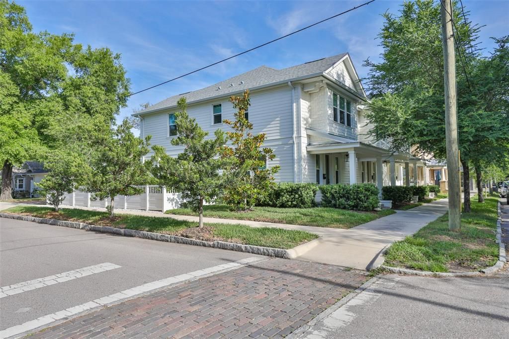 Active With Contract: $735,000 (3 beds, 2 baths, 1848 Square Feet)