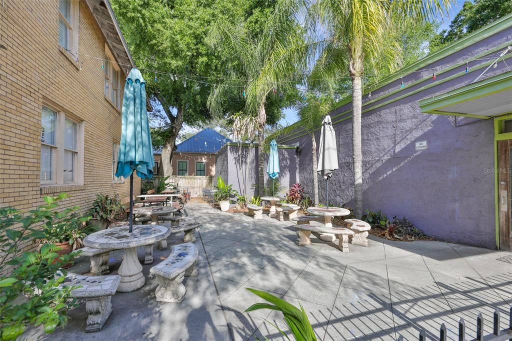 Active With Contract: $735,000 (3 beds, 2 baths, 1848 Square Feet)