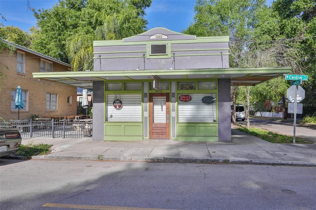 Active With Contract: $735,000 (3 beds, 2 baths, 1848 Square Feet)