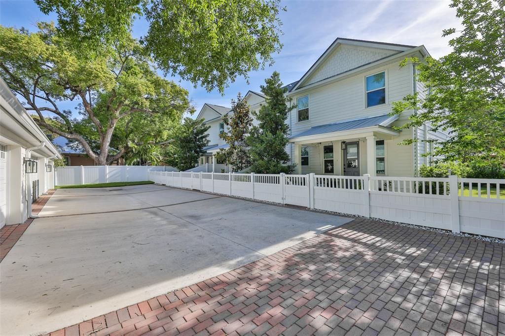 Active With Contract: $735,000 (3 beds, 2 baths, 1848 Square Feet)