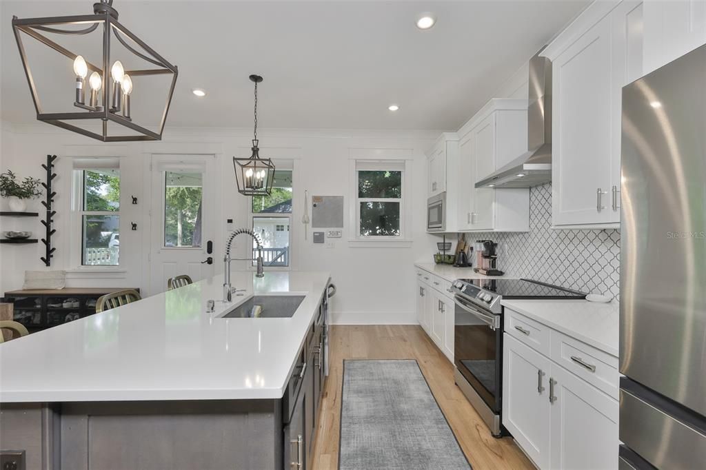 Active With Contract: $735,000 (3 beds, 2 baths, 1848 Square Feet)