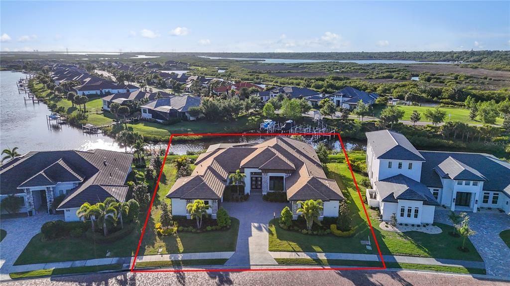 Active With Contract: $2,750,000 (3 beds, 4 baths, 3612 Square Feet)
