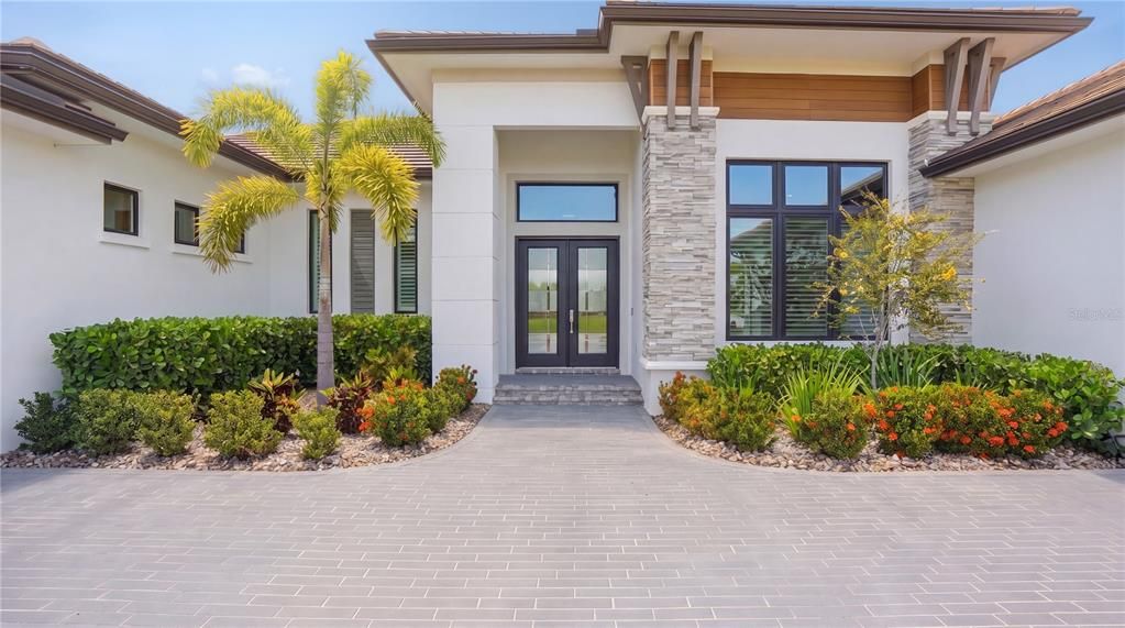Active With Contract: $2,750,000 (3 beds, 4 baths, 3612 Square Feet)