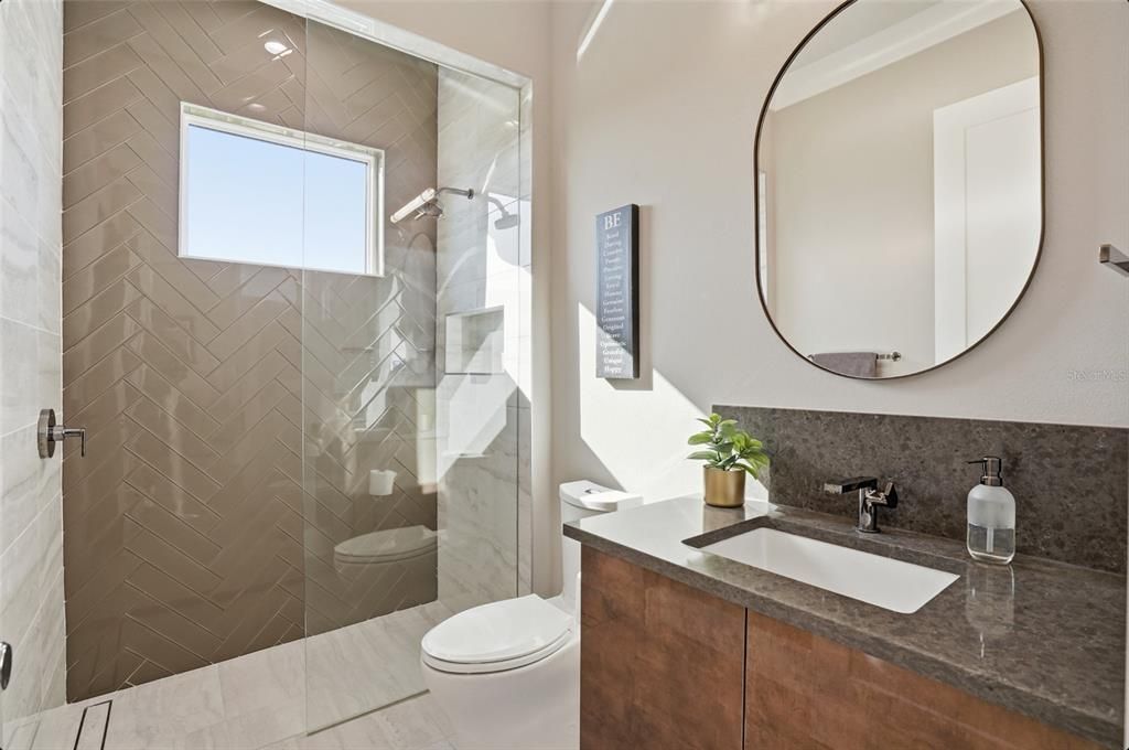 Active With Contract: $2,750,000 (3 beds, 4 baths, 3612 Square Feet)