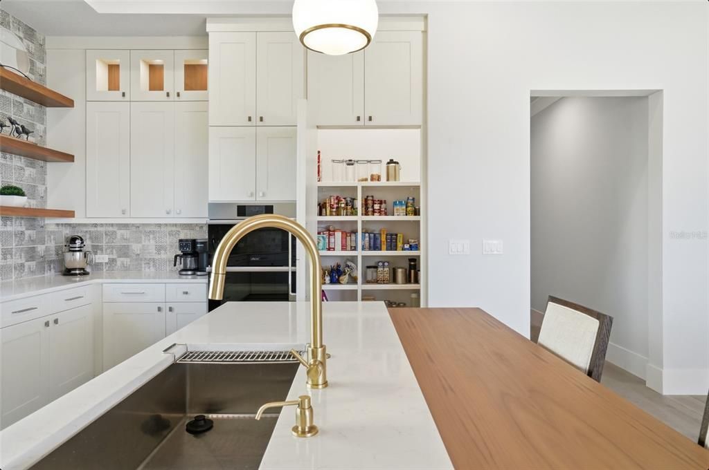 Active With Contract: $2,750,000 (3 beds, 4 baths, 3612 Square Feet)