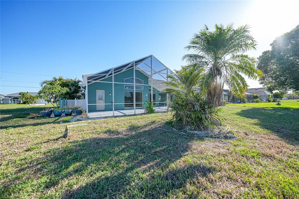 Activo con contrato: $375,000 (3 camas, 3 baños, 2159 Pies cuadrados)