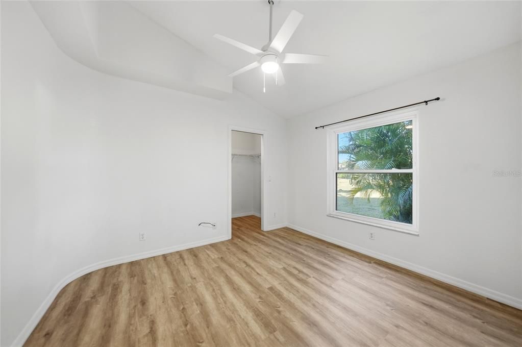 Activo con contrato: $375,000 (3 camas, 3 baños, 2159 Pies cuadrados)