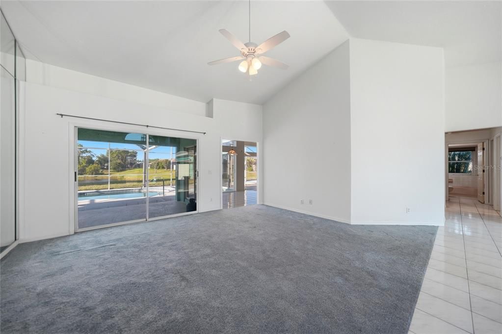 Activo con contrato: $375,000 (3 camas, 3 baños, 2159 Pies cuadrados)