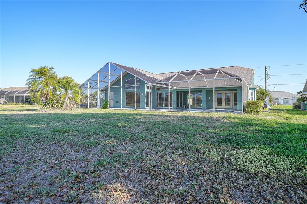 Activo con contrato: $375,000 (3 camas, 3 baños, 2159 Pies cuadrados)
