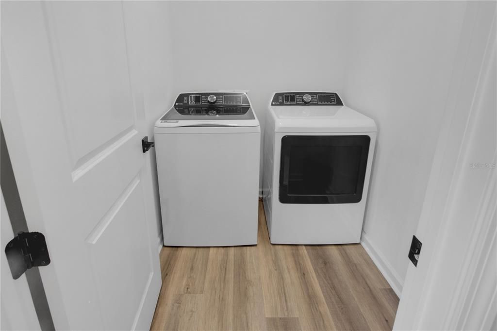 En Venta: $389,900 (4 camas, 3 baños, 2291 Pies cuadrados)
