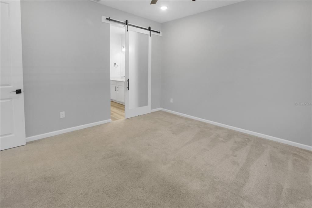En Venta: $389,900 (4 camas, 3 baños, 2291 Pies cuadrados)