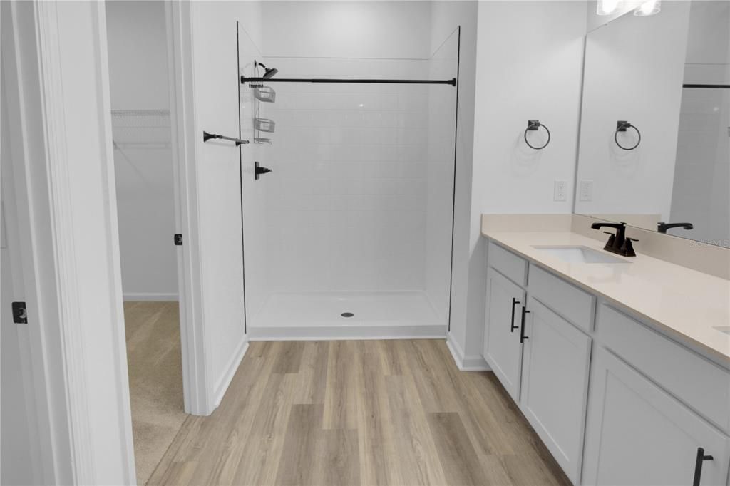 En Venta: $389,900 (4 camas, 3 baños, 2291 Pies cuadrados)