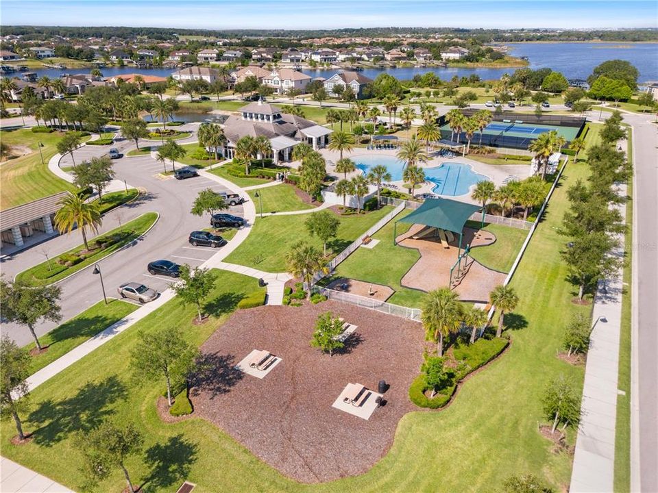 Activo con contrato: $909,000 (5 camas, 3 baños, 2953 Pies cuadrados)