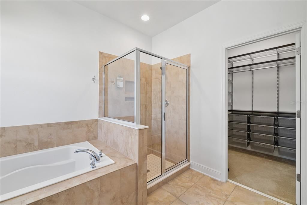 Activo con contrato: $909,000 (5 camas, 3 baños, 2953 Pies cuadrados)