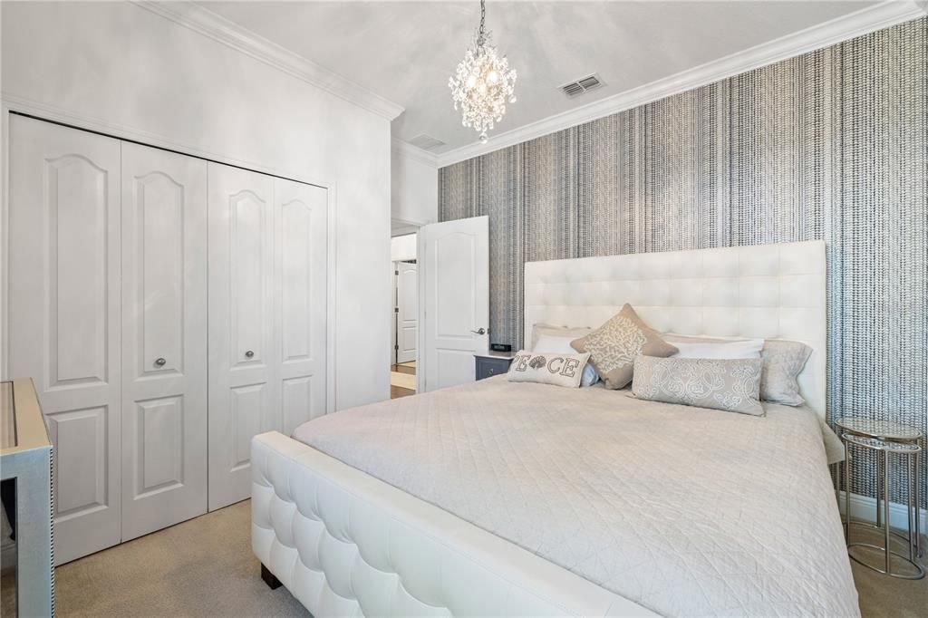 Activo con contrato: $909,000 (5 camas, 3 baños, 2953 Pies cuadrados)