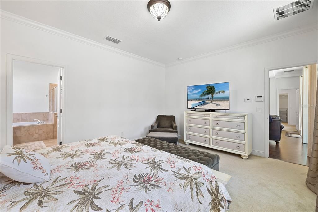 Activo con contrato: $909,000 (5 camas, 3 baños, 2953 Pies cuadrados)